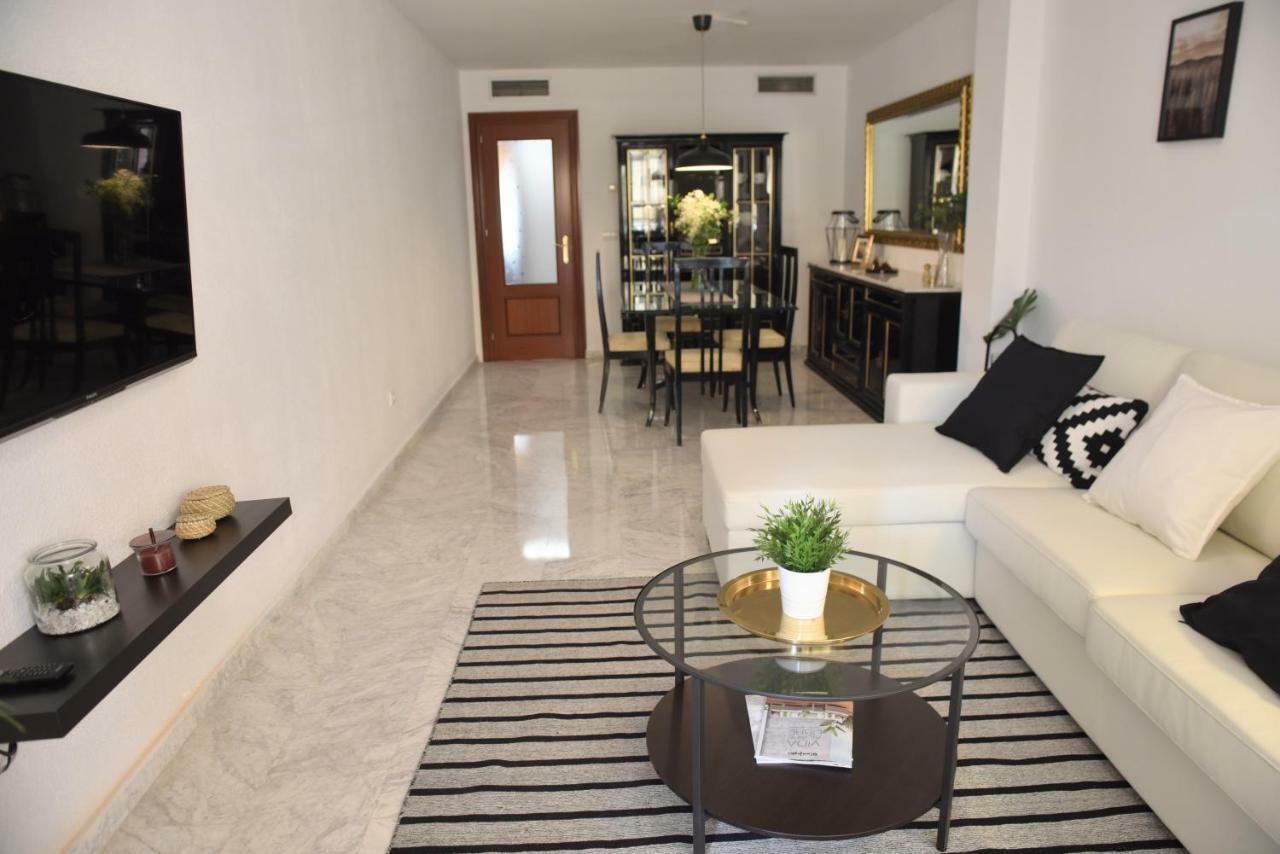 Homely Malaga Don Cristian Con Parking Privado Exteriér fotografie