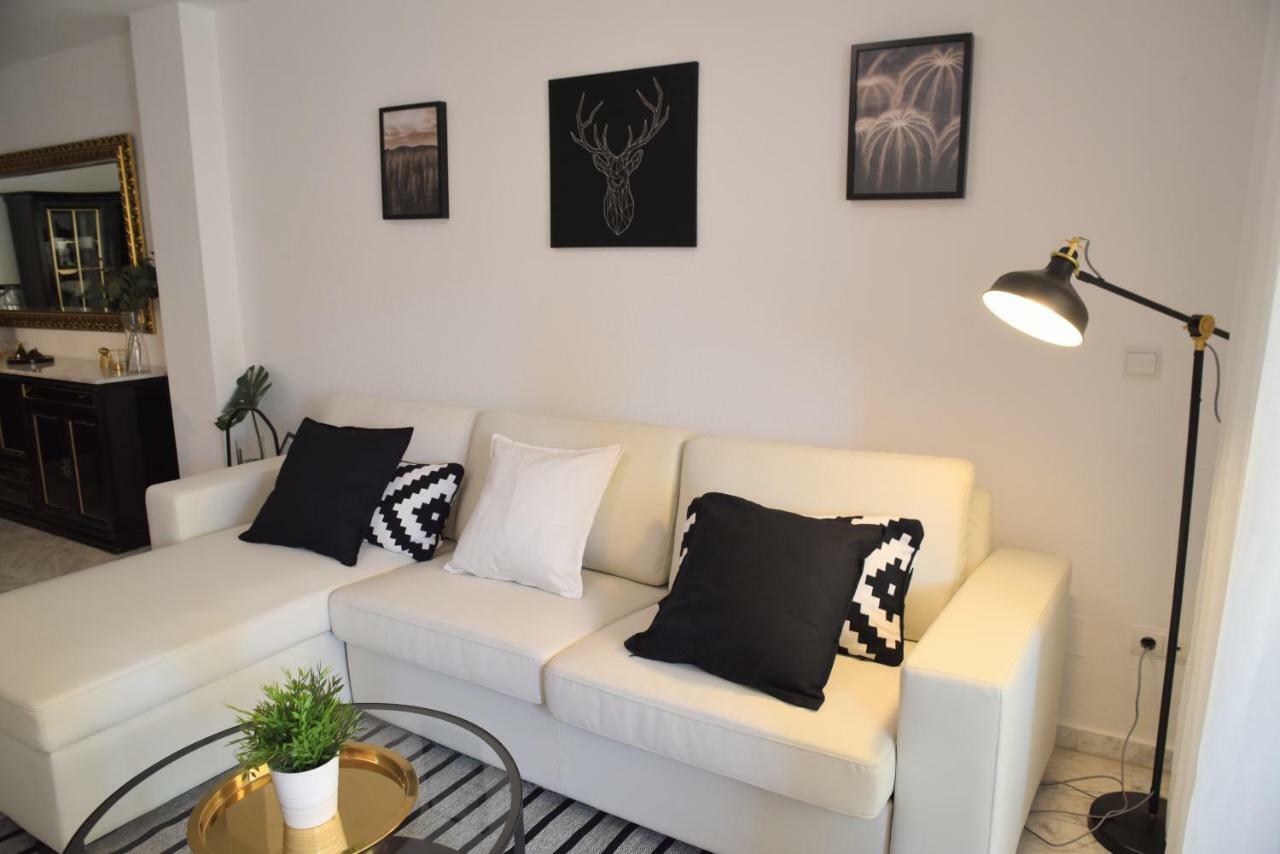 Homely Malaga Don Cristian Con Parking Privado Exteriér fotografie